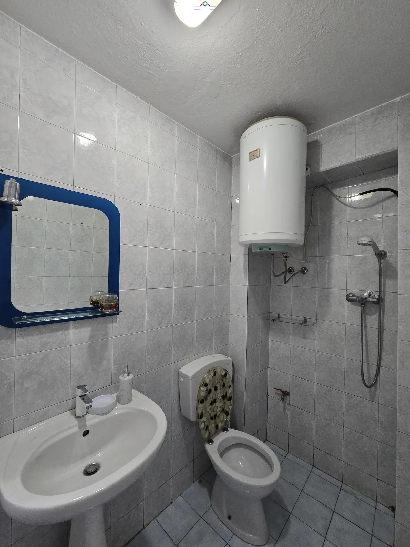 Apartament me qera 1+1 ne Rrugen e Kavajes (ID B211294)Tirane