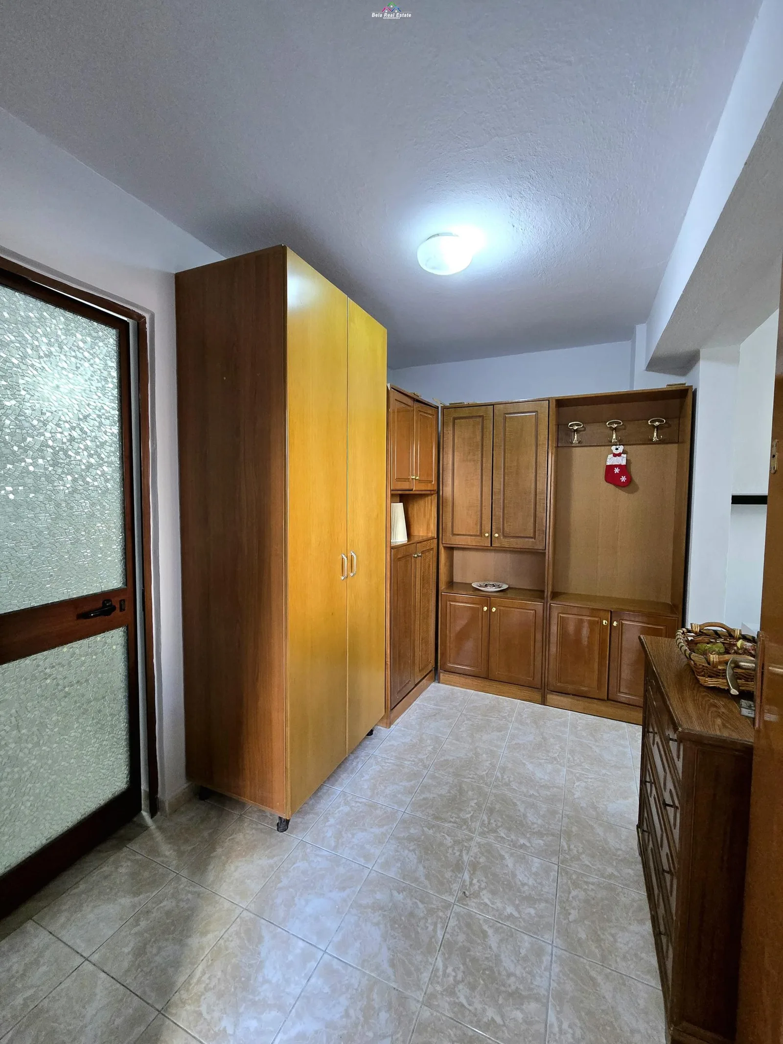 Apartament me qera 1+1 ne Rrugen e Kavajes (ID B211294)Tirane