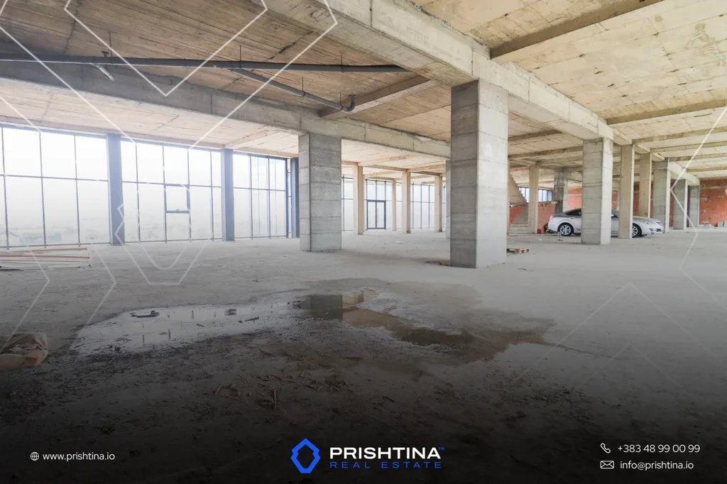 Objekt me qira 3000m² në Pejë–Prishtinë