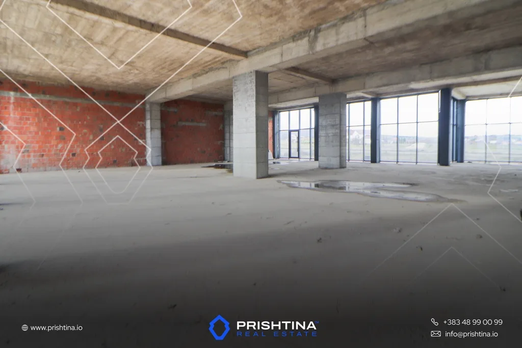 Objekt me qira 3000m² në Pejë–Prishtinë