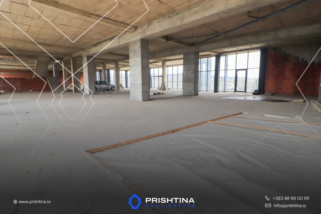 Objekt me qira 3000m² në Pejë–Prishtinë