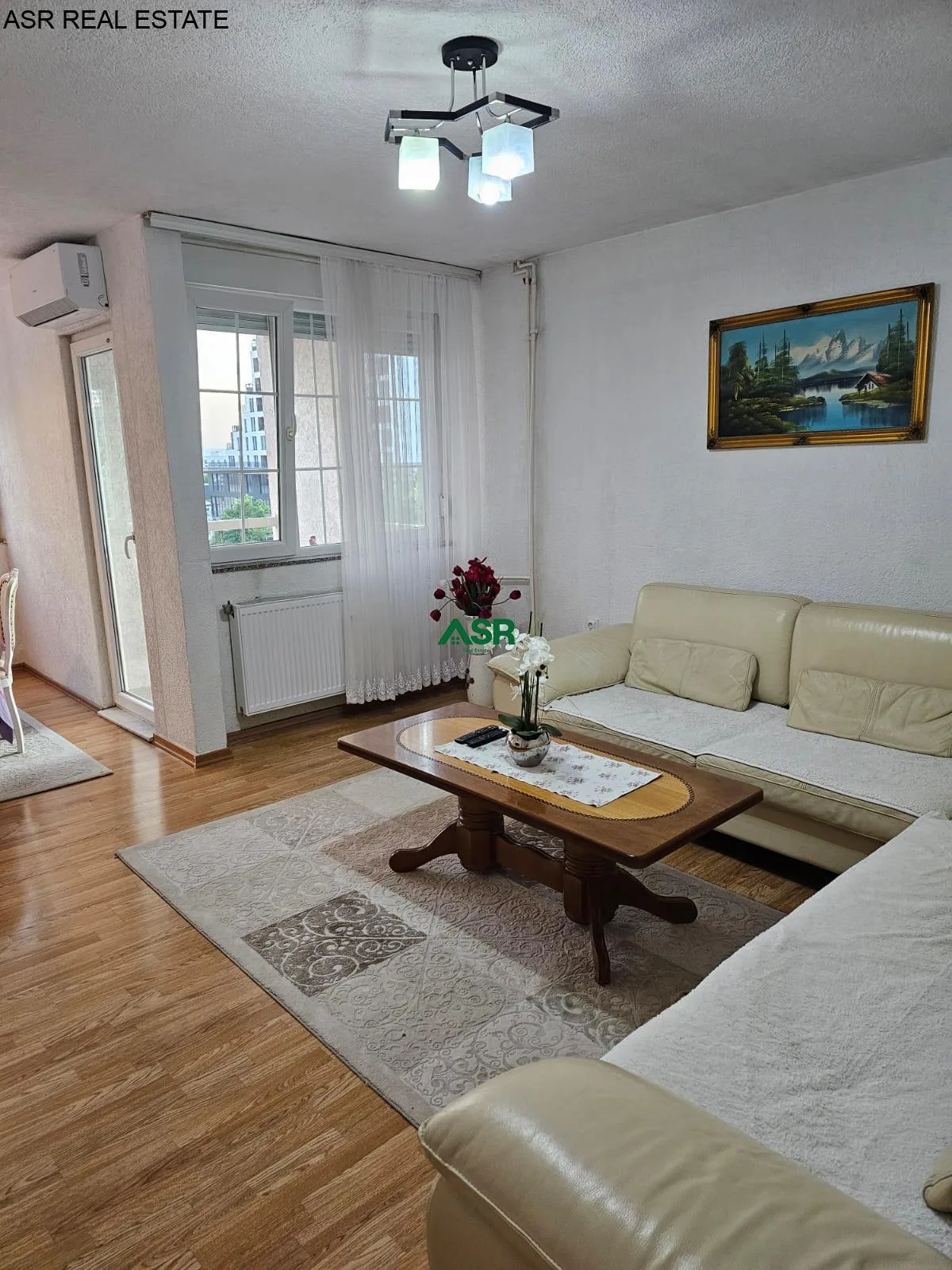 Ofrohet banesa 80m2 me qira ne  lagjen Dardania