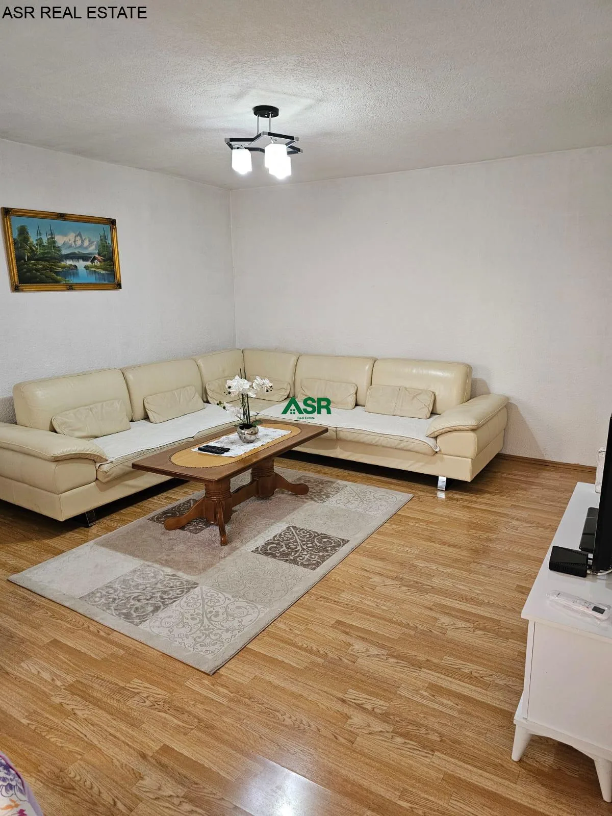 Ofrohet banesa 80m2 me qira ne  lagjen Dardania