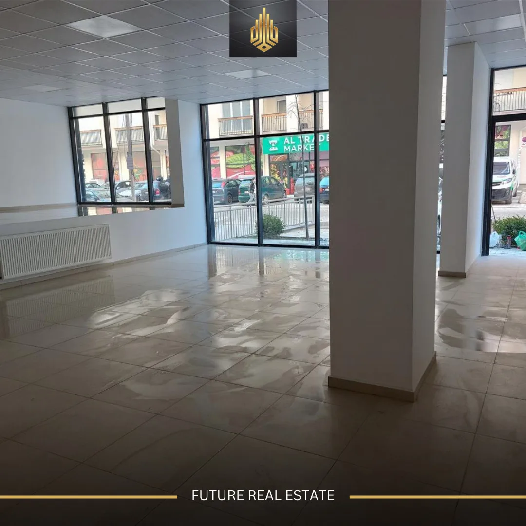 Lokal me QERA/173m²
