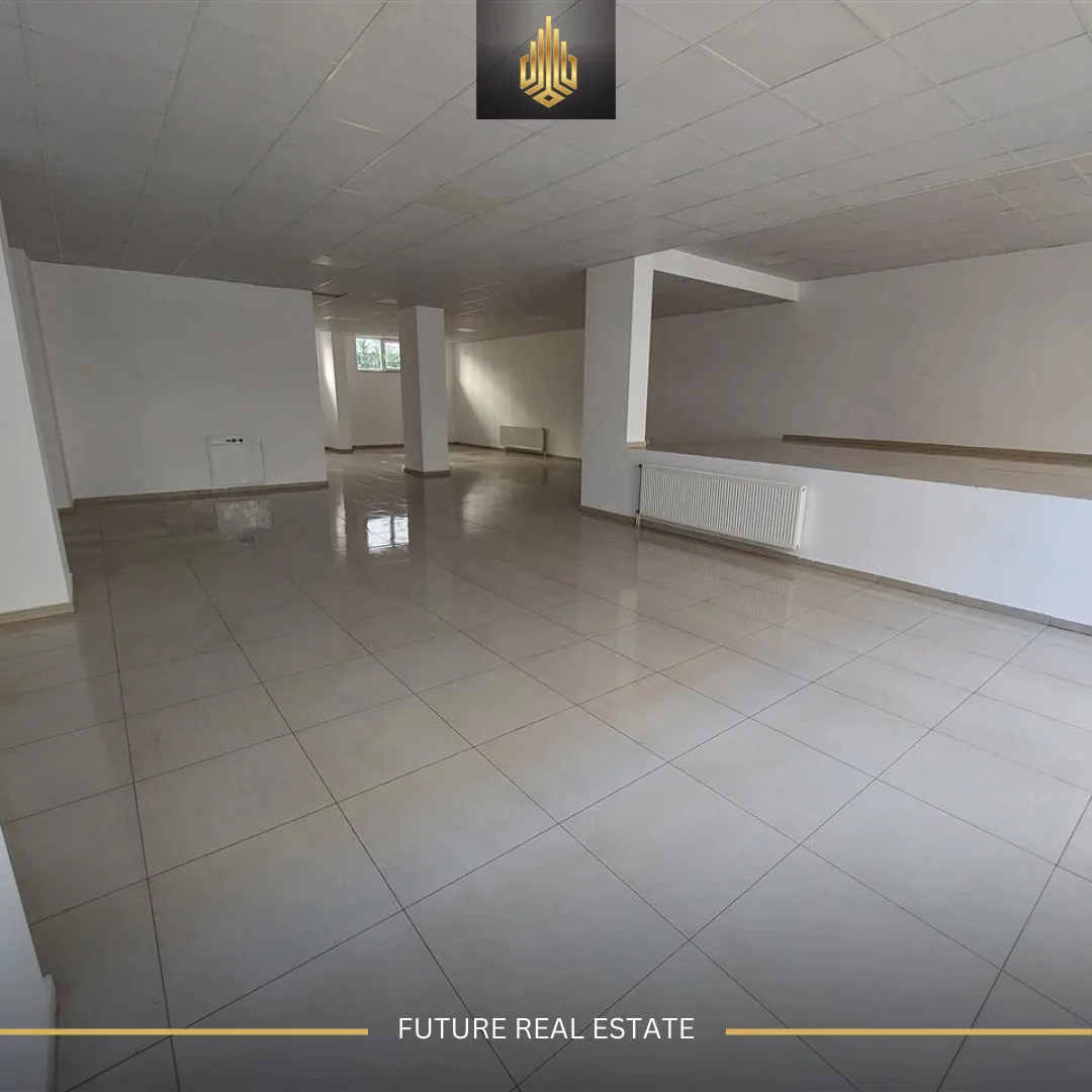 Lokal me QERA/173m²