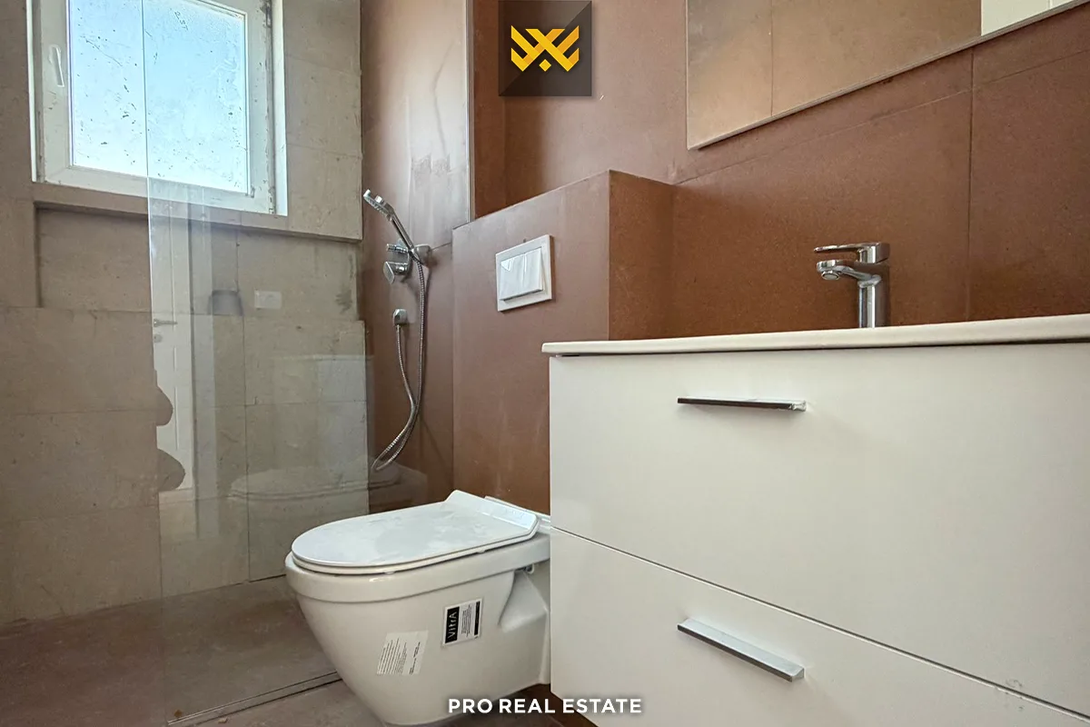 Shtëpi 352m² për #SHITJE në Lagjen Priam Village
