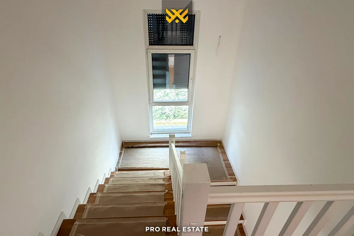 Shtëpi 352m² për #SHITJE në Lagjen Priam Village