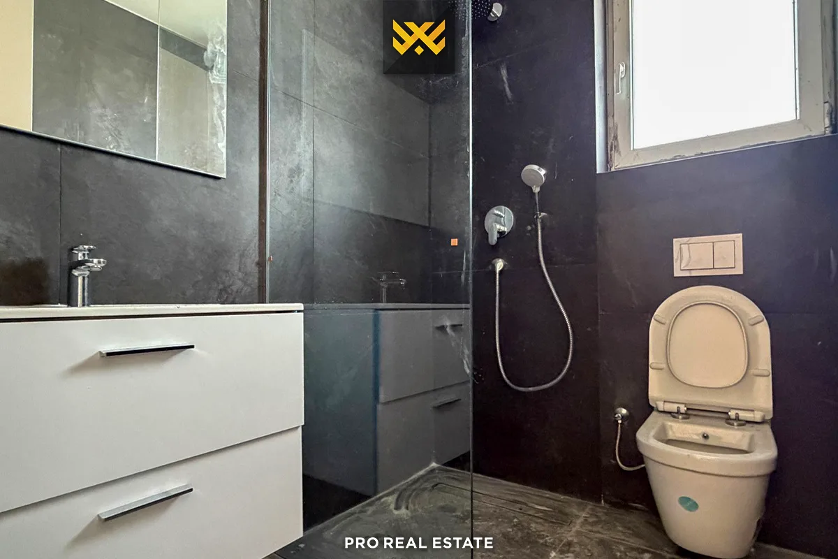 Shtëpi 352m² për #SHITJE në Lagjen Priam Village