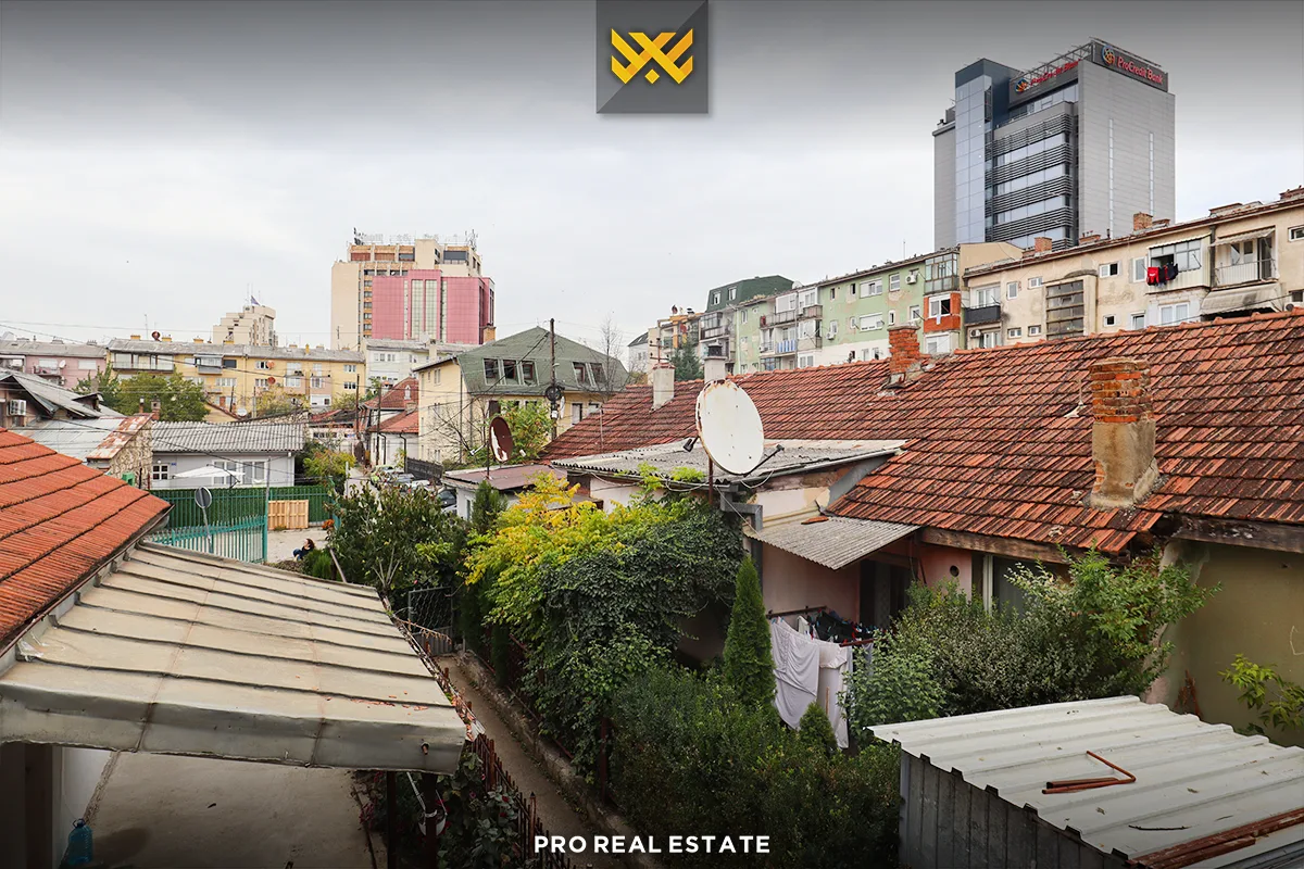 Shtëpi 200m² me #QIRA në Pejton.