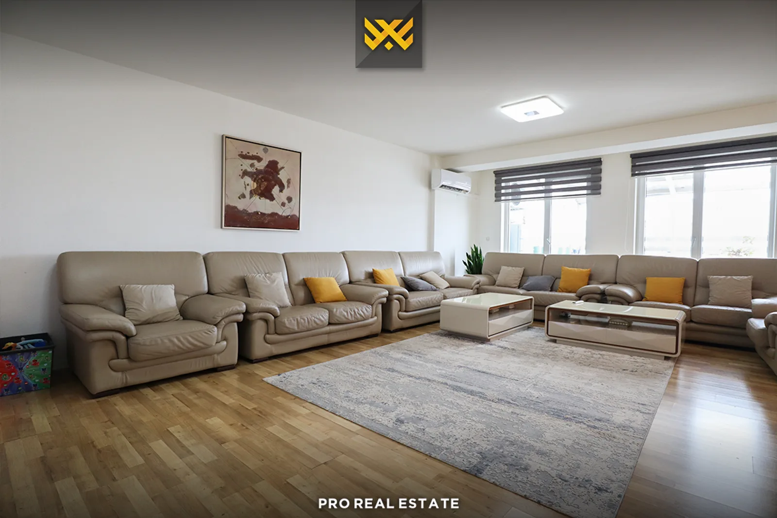 Banesë / Penthouse 168m² +80m² në #SHITJE në Emshir