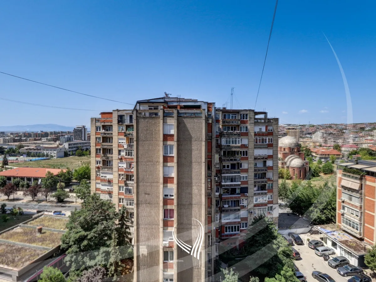 Banesë me 3 dhoma gjumi me qira në lagjen Aktash