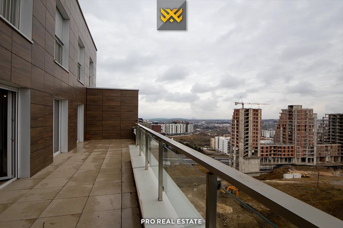 Banesë Penthouse 242m² me #QIRA në Veternik.