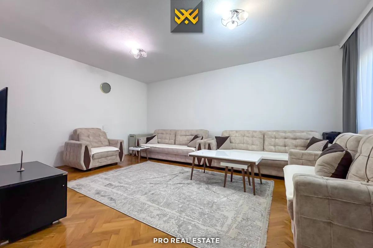 Shtëpi 240m² për #SHITJE në Sofali