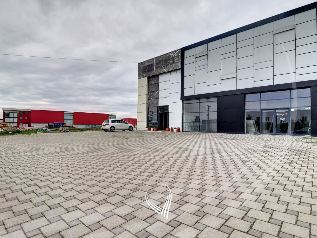 Objekt 1,400m2 me qira në magjistralen Prishtinë - Ferizaj - afër Prishtina Mall