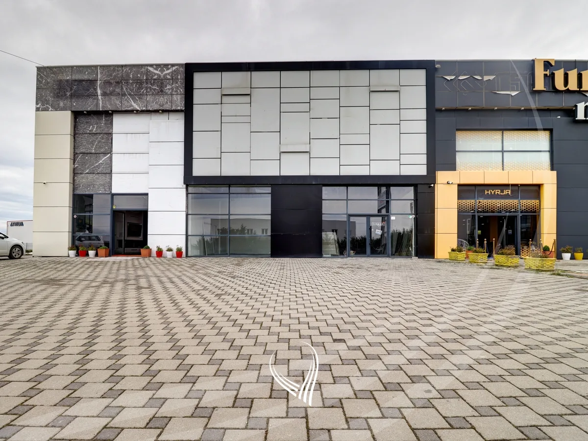 Objekt 1,400m2 me qira në magjistralen Prishtinë - Ferizaj - afër Prishtina Mall