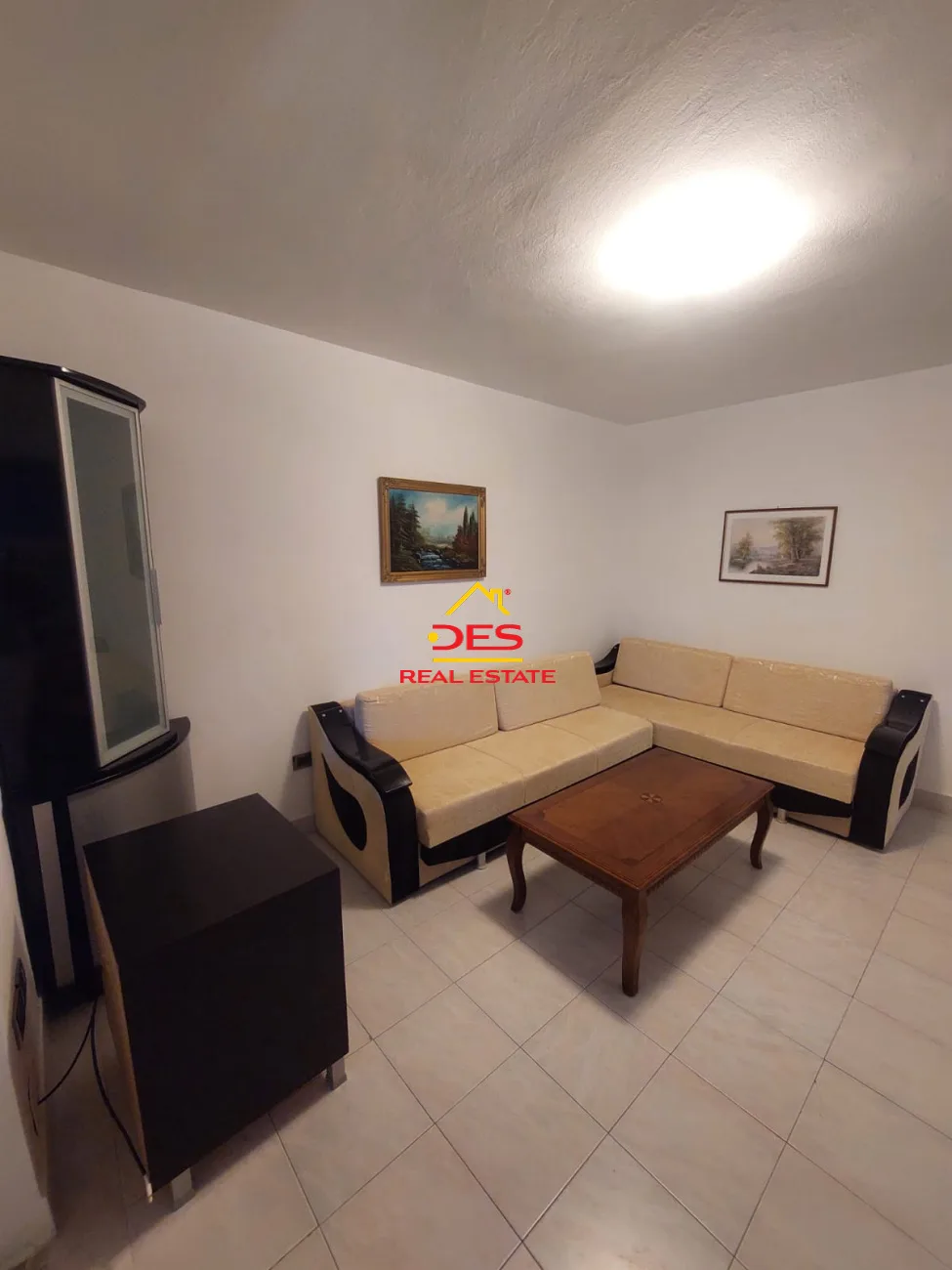 Jepet me qira apartament 1+1 pranë shkollës industriale , vlorë.