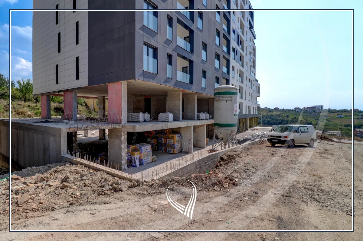 Lokal 328.3m2 me 128.7m2 terasë në shitje në lagjen Prishtina e Re – Prishtina Premium Residence