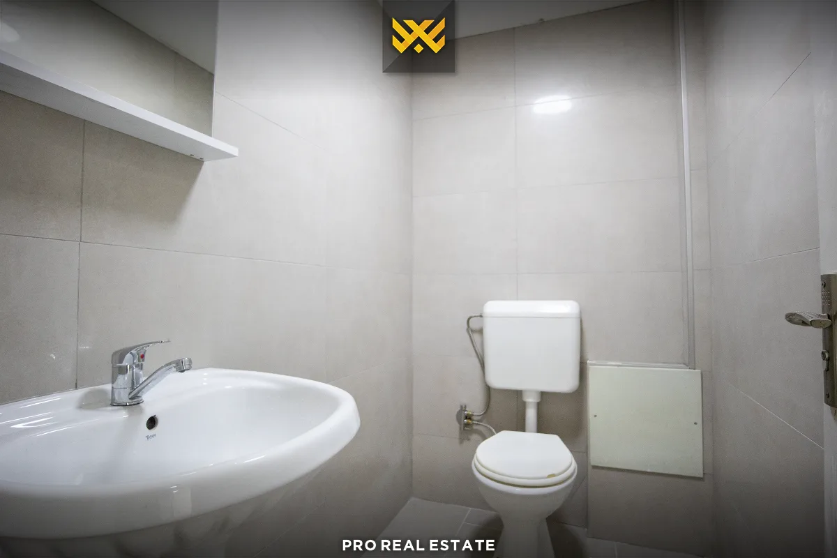 Lokal 110m² me #QIRA në Tophane.
