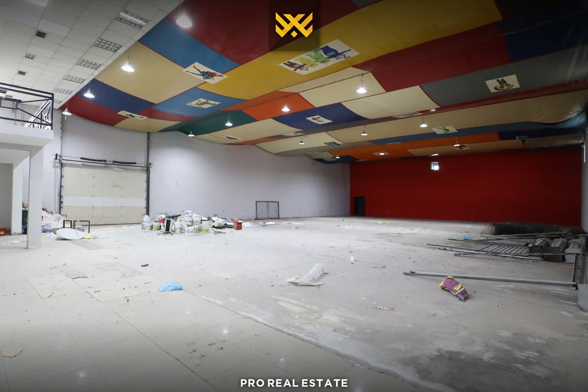 Depo - Objekt 3000m² me #QIRA në Fushë Kosovë.