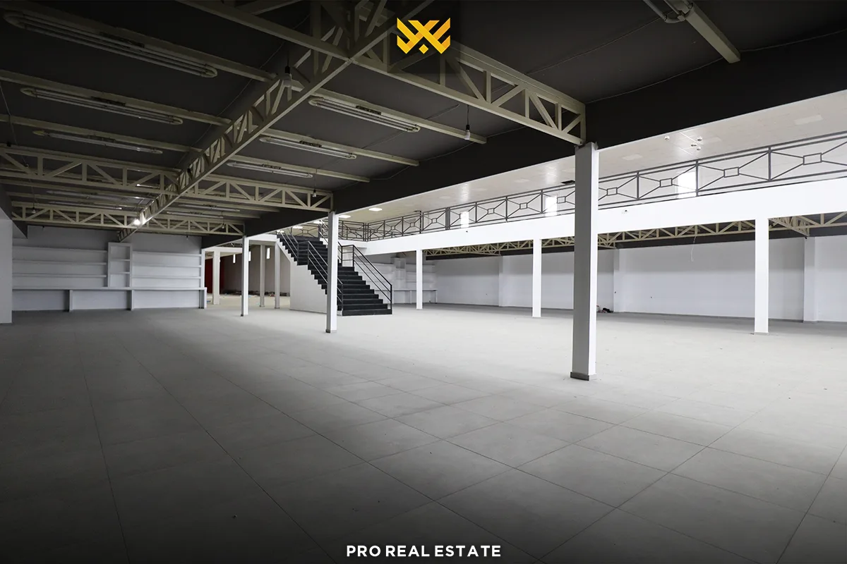 Depo - Objekt 3000m² me #QIRA në Fushë Kosovë.