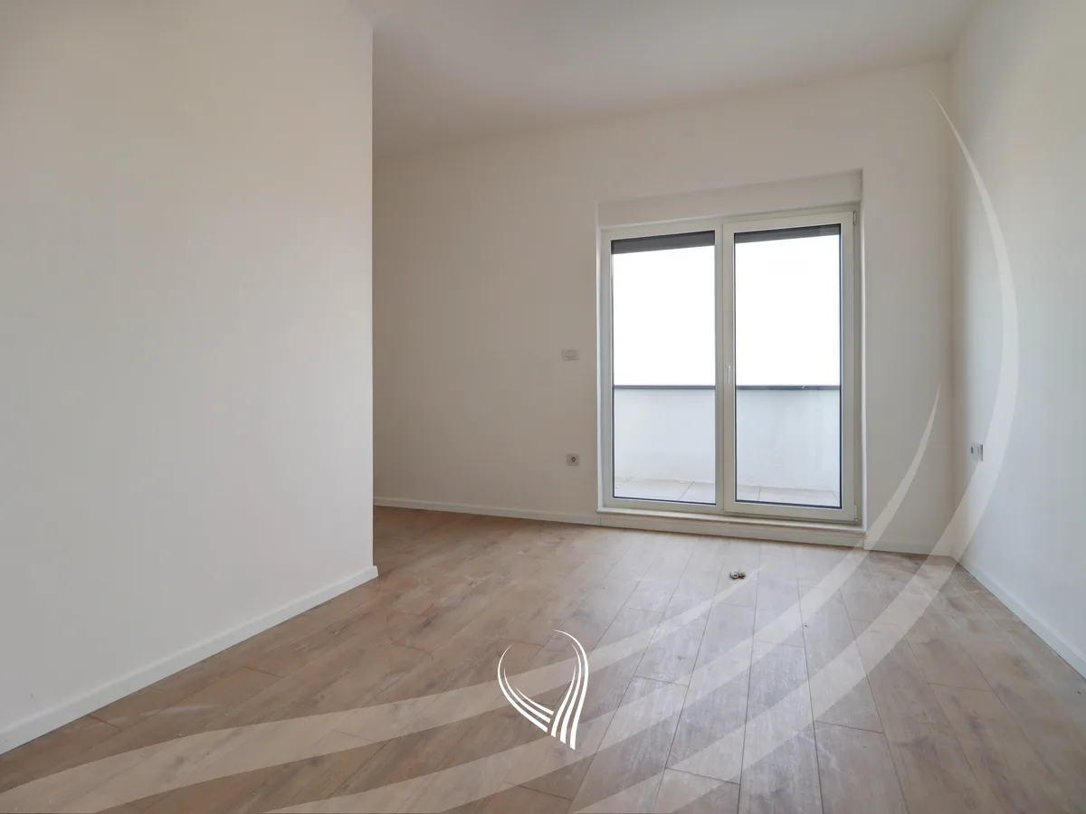 Penthouse 3 dhoma gjumi me qira në lagjen Arbëria – Dragodan
