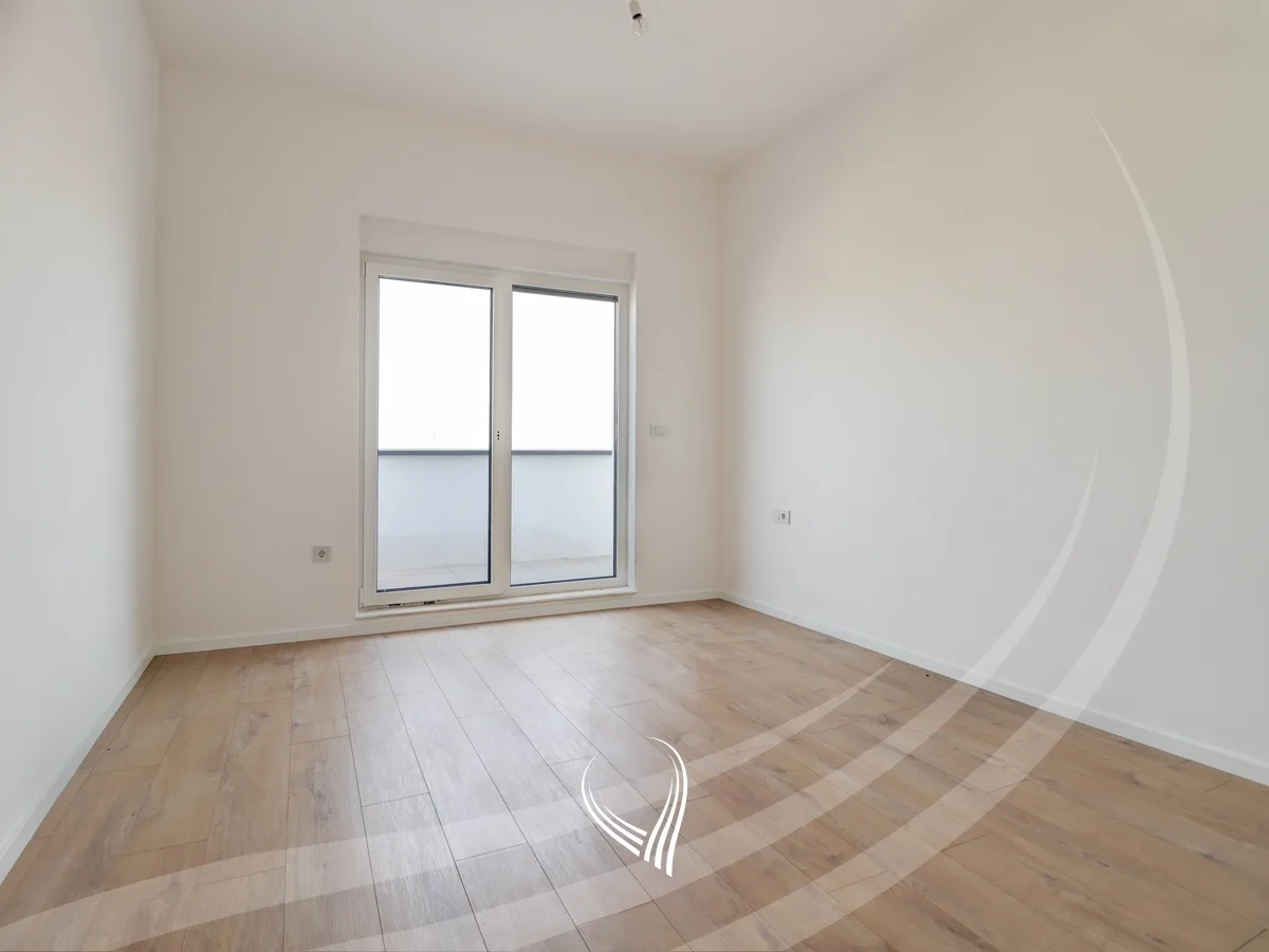 Penthouse 3 dhoma gjumi me qira në lagjen Arbëria – Dragodan