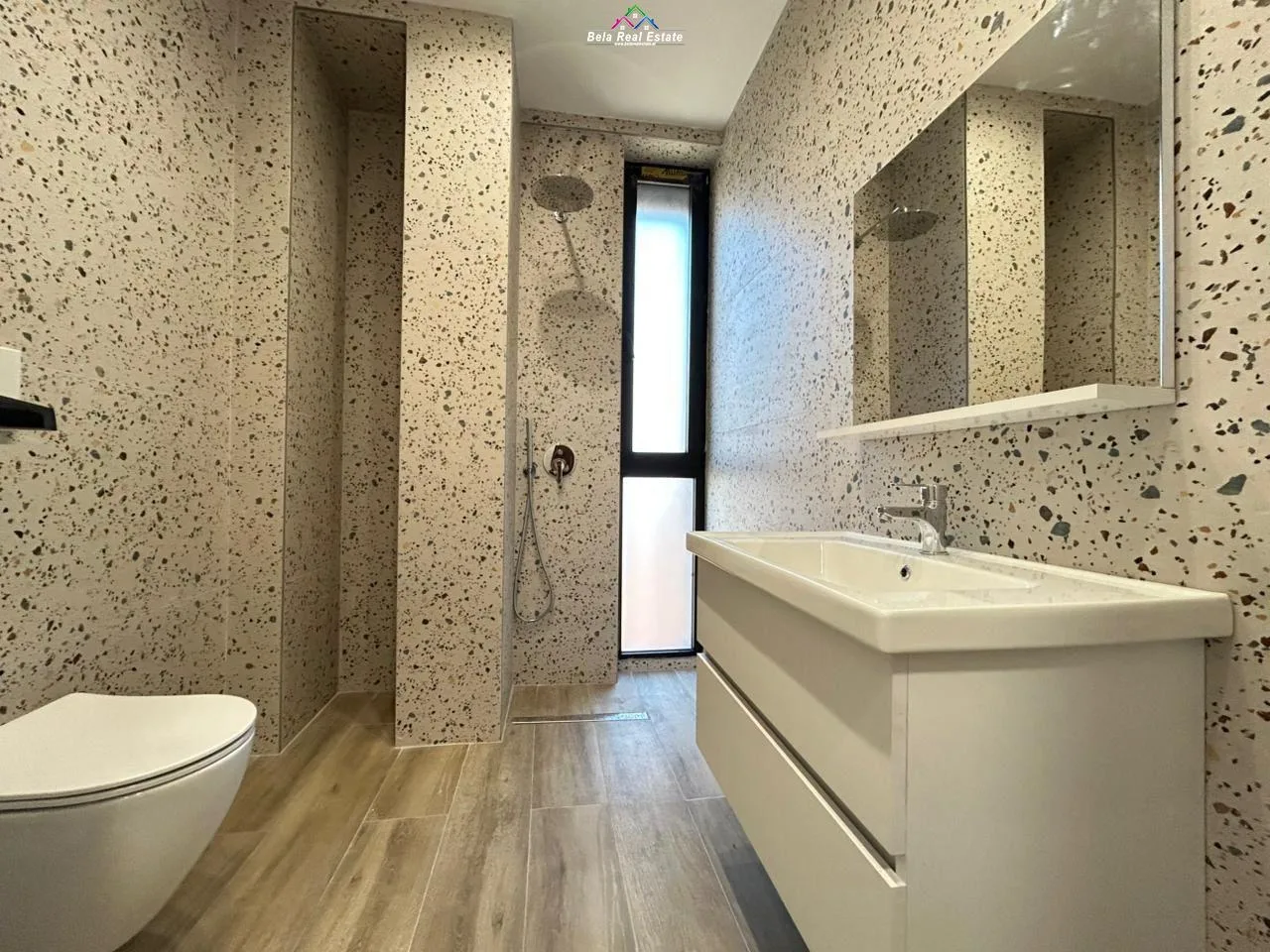 Zyre Me Qera tek Shkolla e Kuqe (ID BZ2843) Tirane
