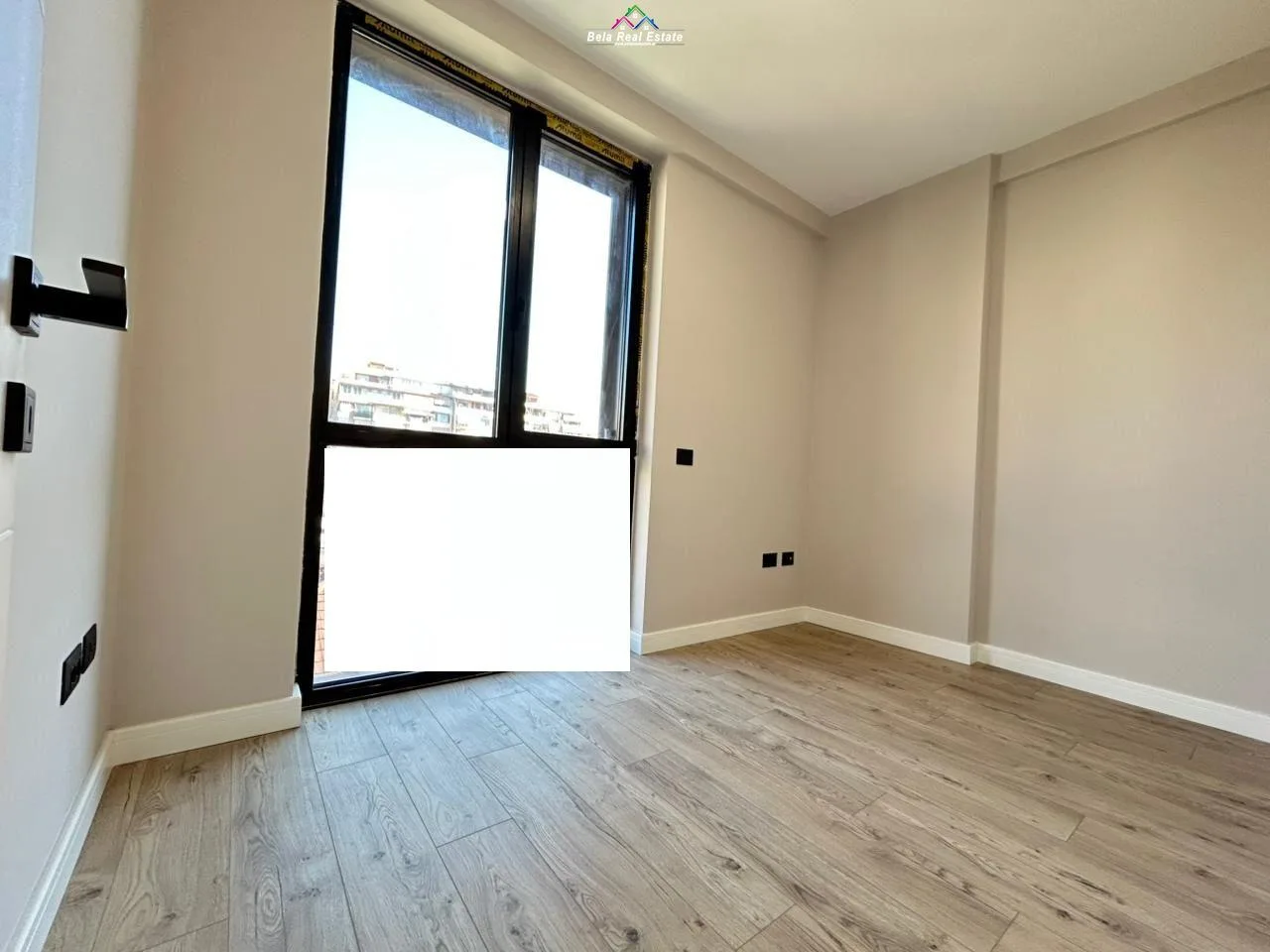 Zyre Me Qera tek Shkolla e Kuqe (ID BZ2843) Tirane