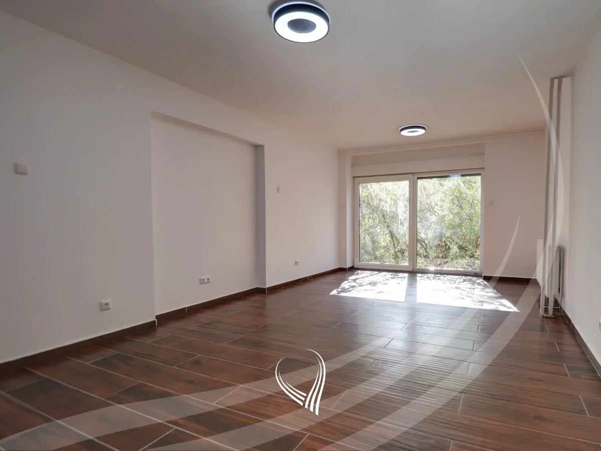 Zyre me 3 dhoma pune me qira në lagjen Pejton