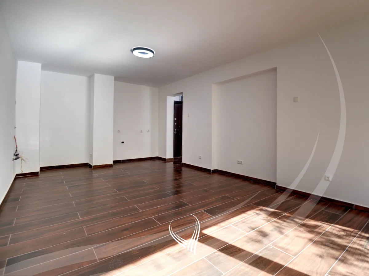 Zyre me 3 dhoma pune me qira në lagjen Pejton