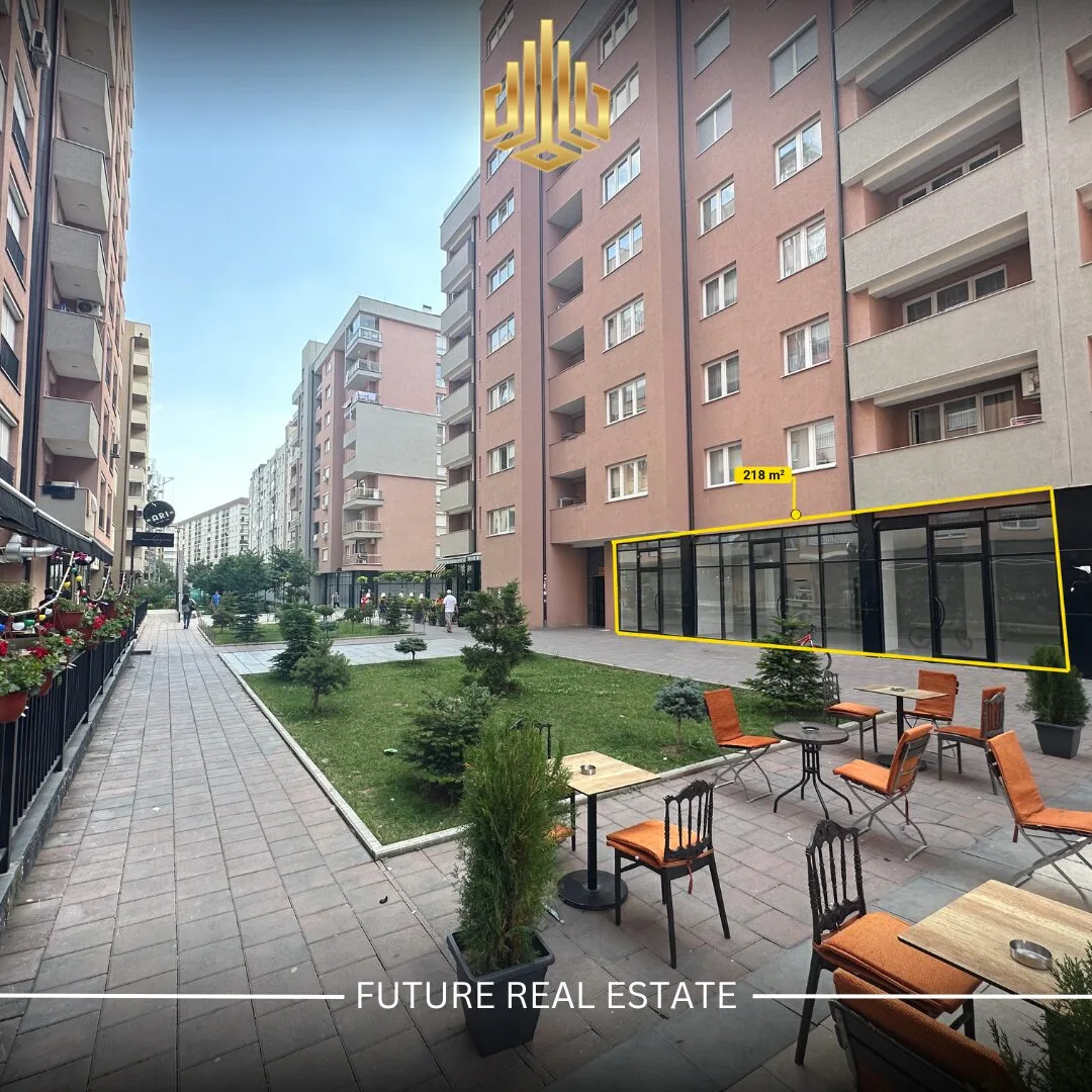 Lokal me QERA/218m²