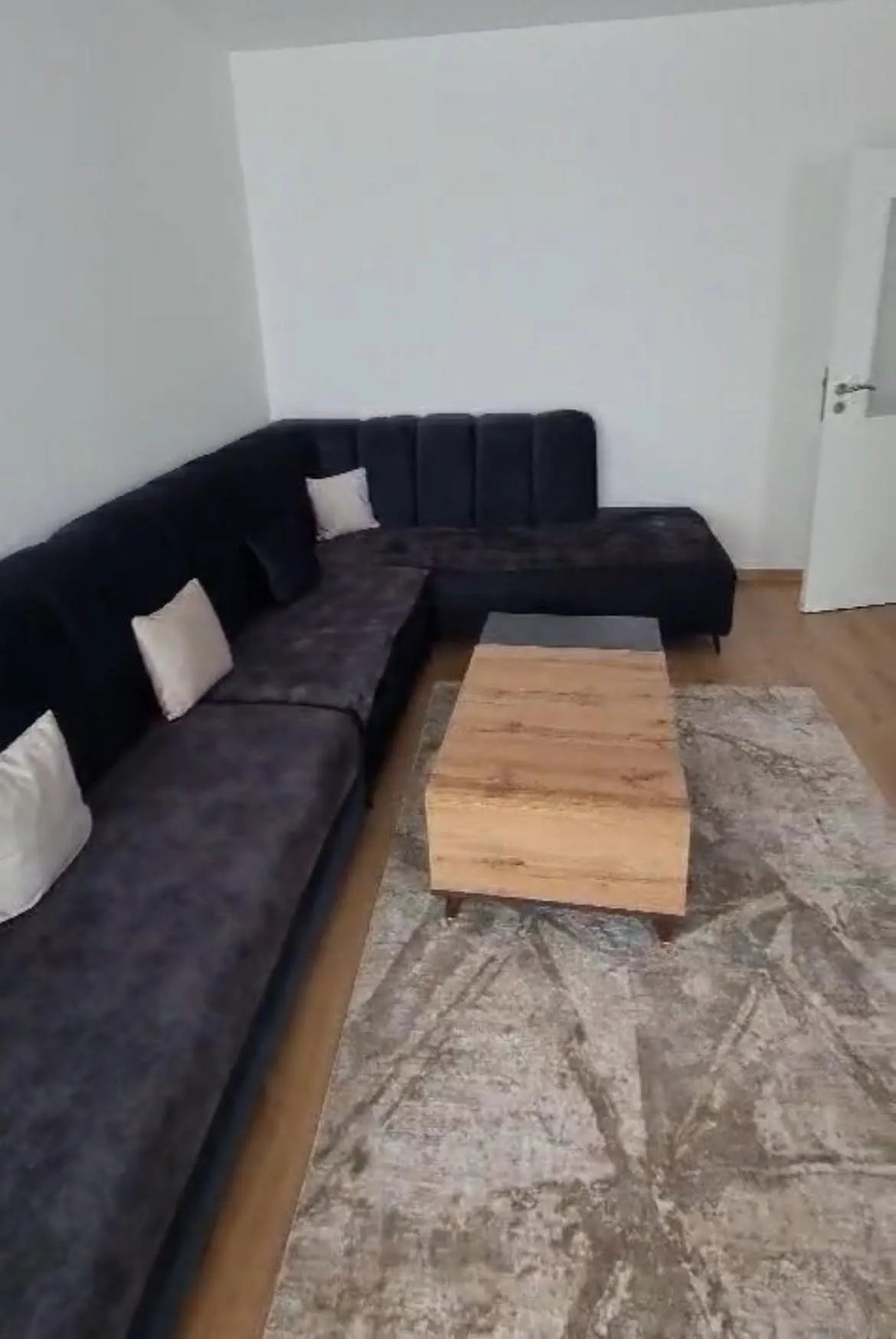 Banesë me qira 1+1 në Fushë Kosovë