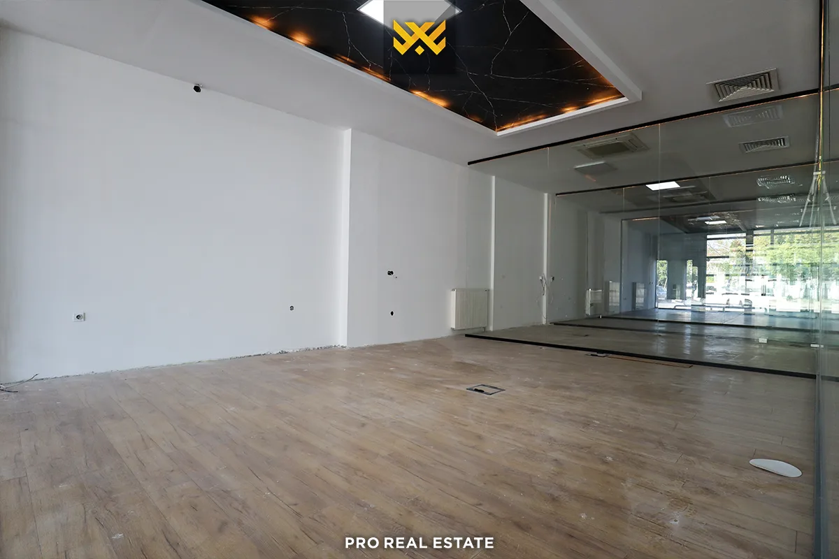 Lokal 400m² + 200m² me #QIRA në Pejton