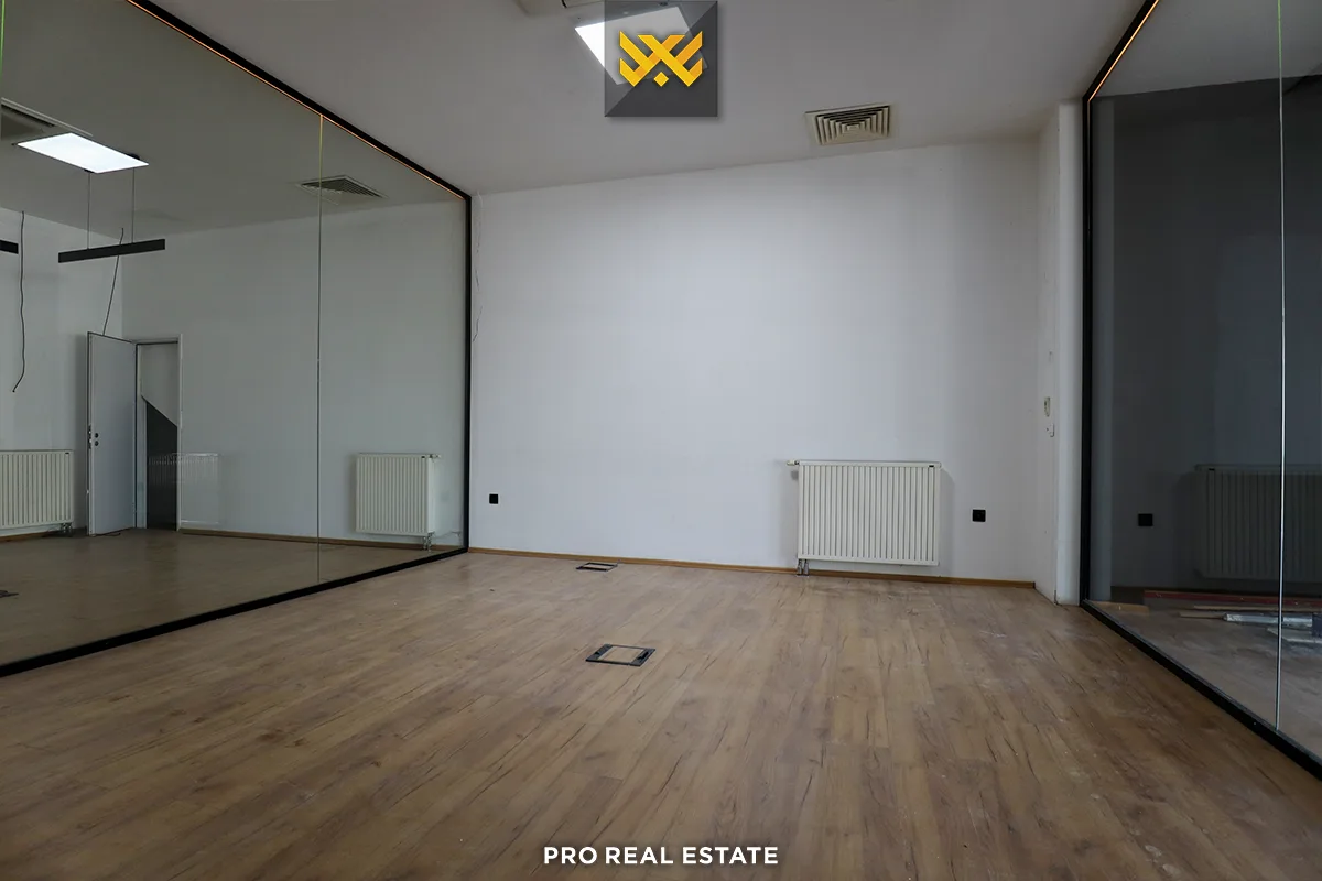 Lokal 400m² + 200m² me #QIRA në Pejton