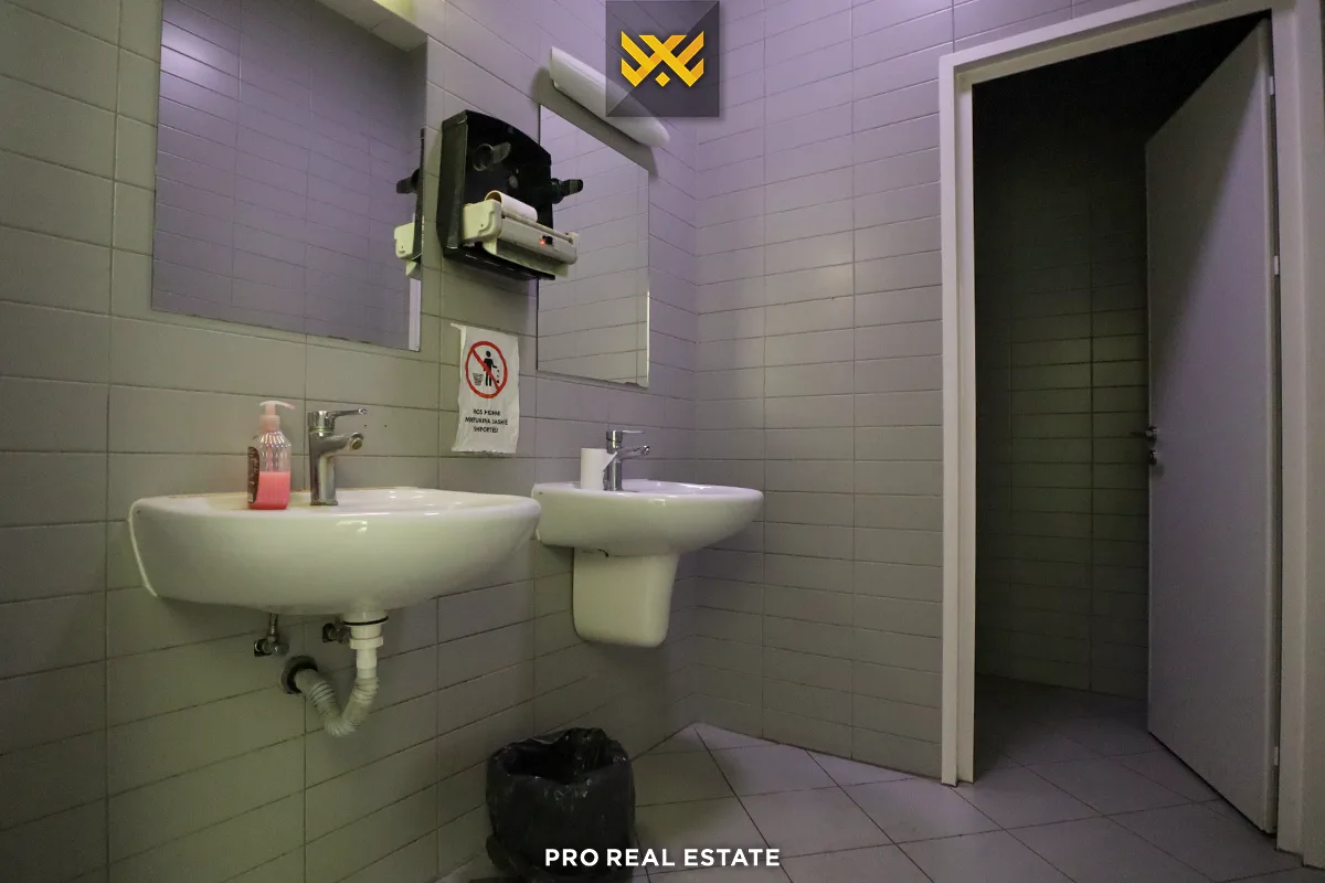 Lokal 400m² + 200m² me #QIRA në Pejton
