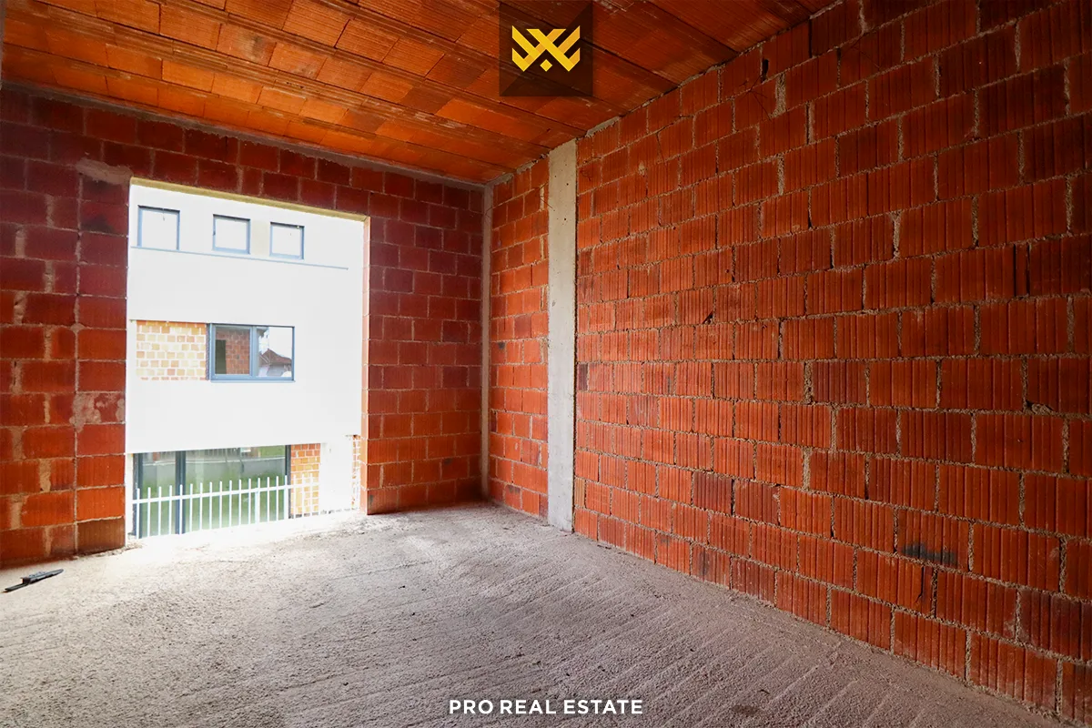 Shtëpi 230m² + 60m² për #SHITJE në Çagllavicë