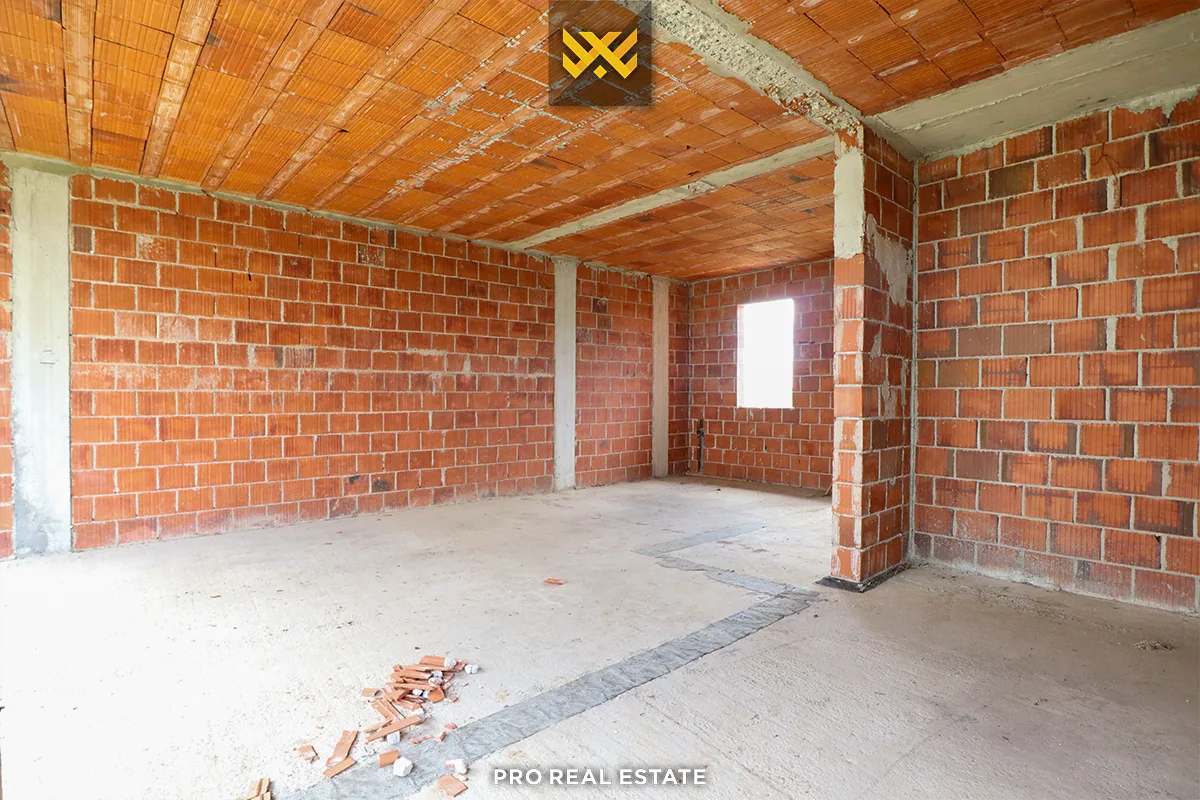 Shtëpi 230m² + 60m² për #SHITJE në Çagllavicë
