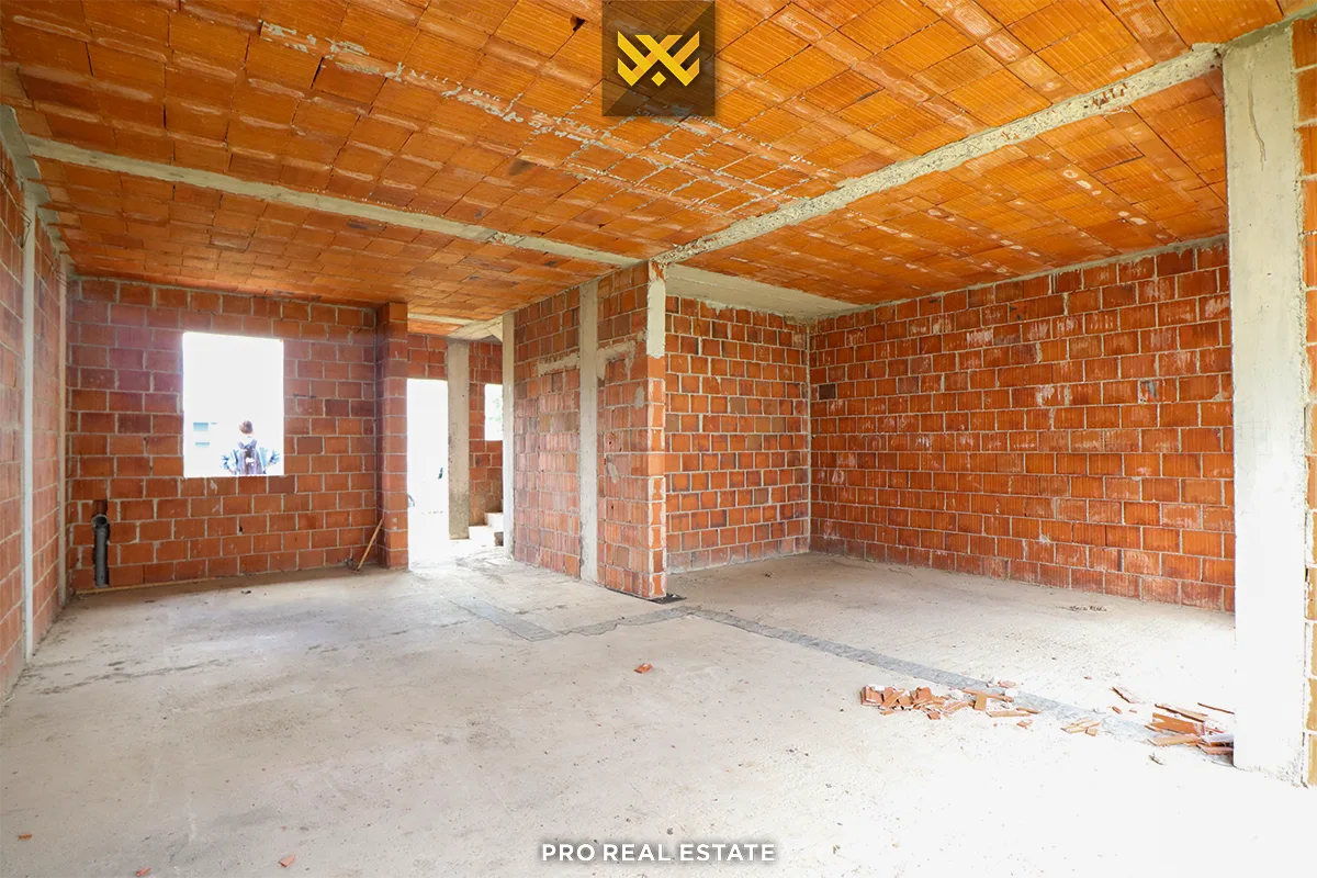 Shtëpi 230m² + 60m² për #SHITJE në Çagllavicë