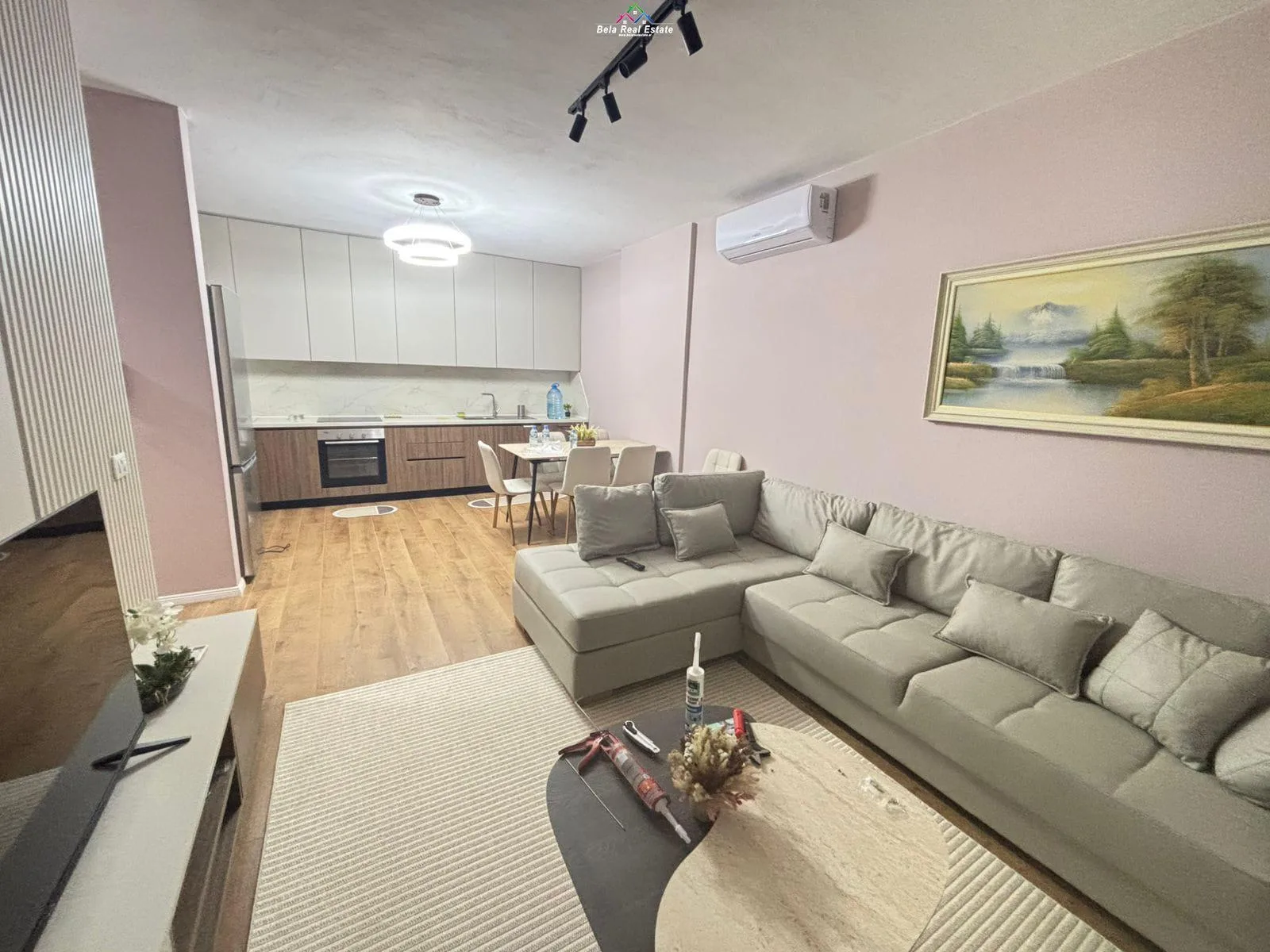 Apartament Me Qera 1+1 Tek Shkolla e Kuqe ( ID B2101535) Tirane