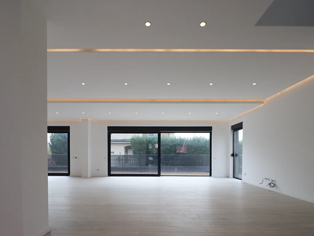 Shtëpi në shitje 270m² +130m² tarracë në Lagjen Qëndresa