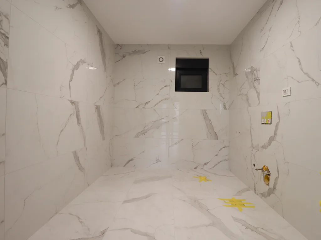 Shtëpi në shitje 270m² +130m² tarracë në Lagjen Qëndresa