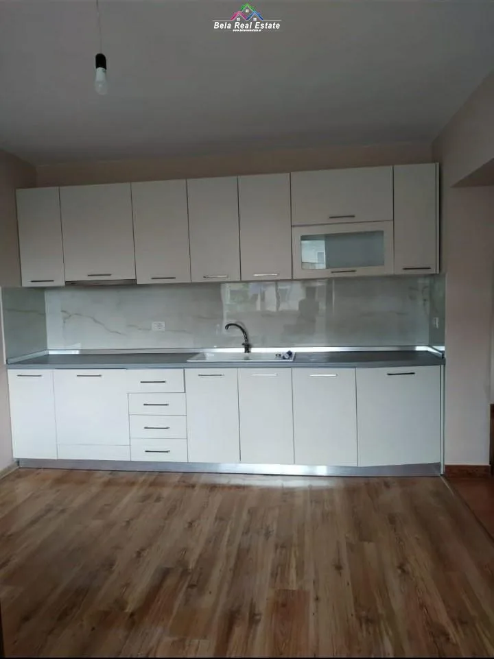 Zyre Me Qera 1+1 Tek 21 Dhjetori (ID BZ2306) Tirane