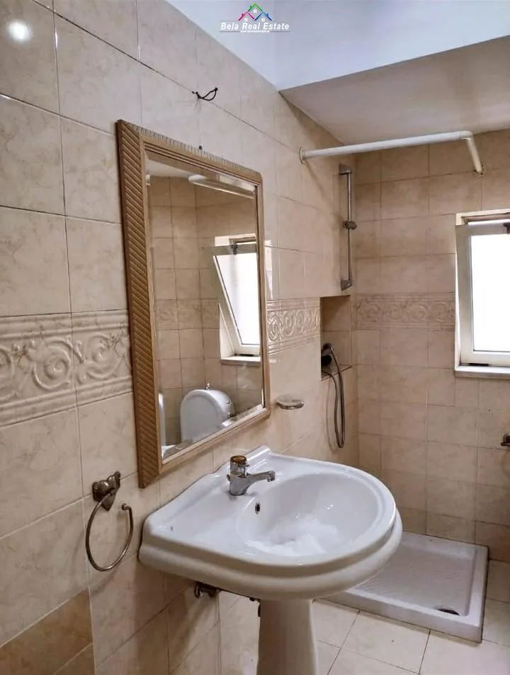 Zyre Me Qera 1+1 Tek 21 Dhjetori (ID BZ2306) Tirane