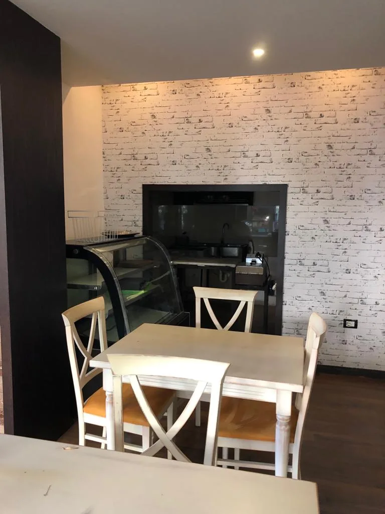 Shitet ambient biznesi bar-kafe, rruga asim vokshi, tiranë