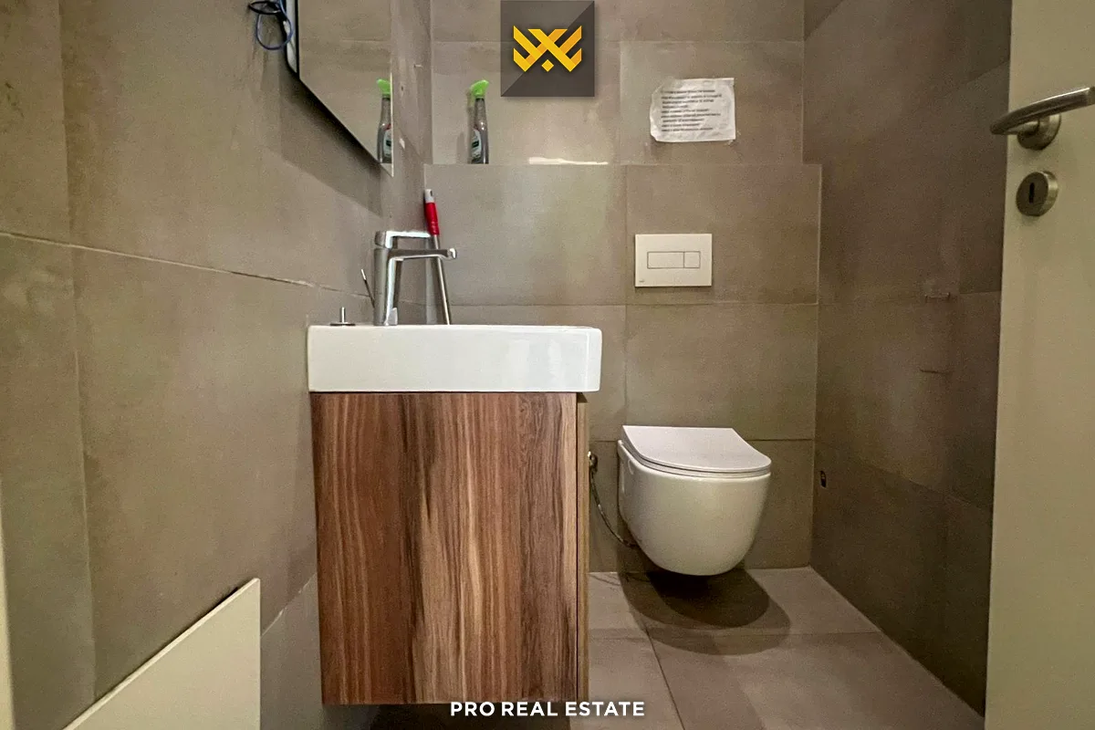 Zyrë 220m² me #QIRA në Aktash