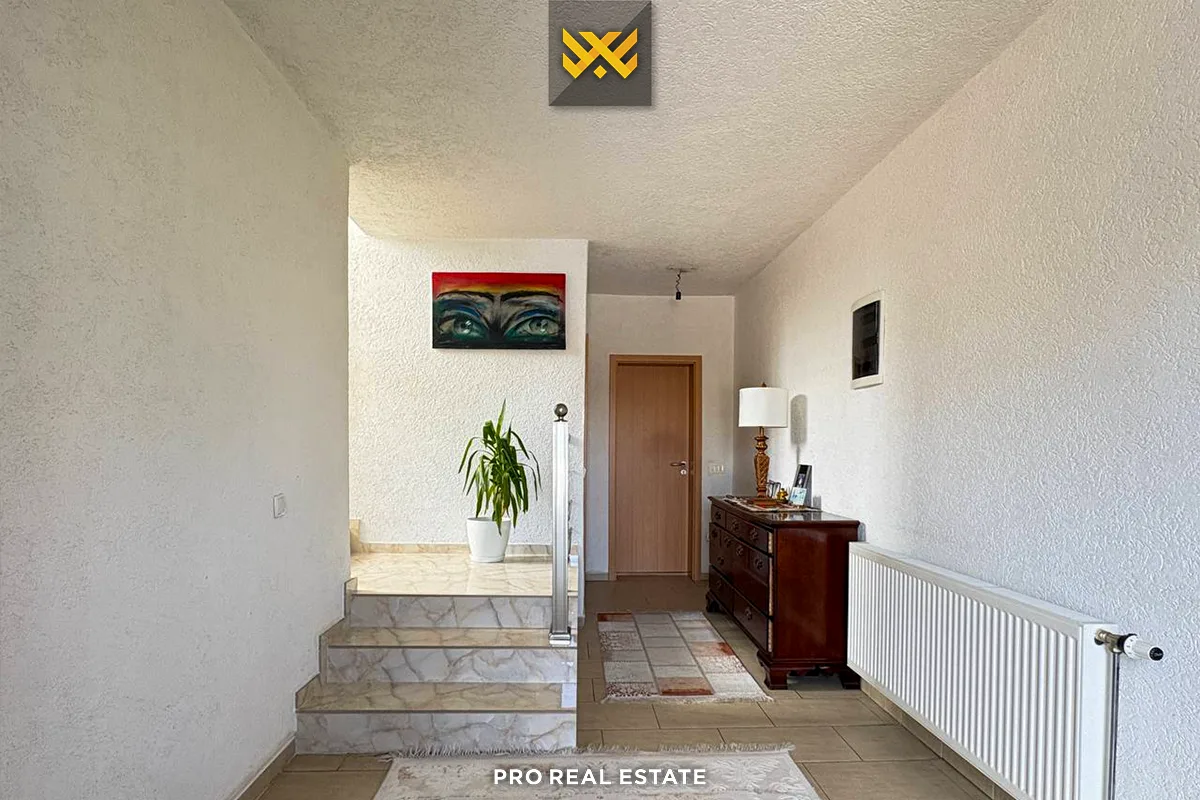 Shtëpi 300m² për #SHITJE në Bardhosh