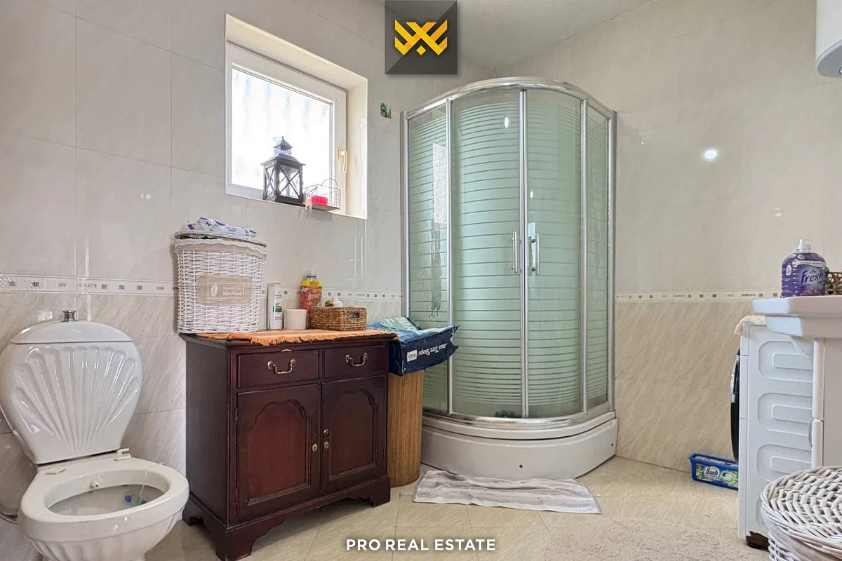 Shtëpi 300m² për #SHITJE në Bardhosh