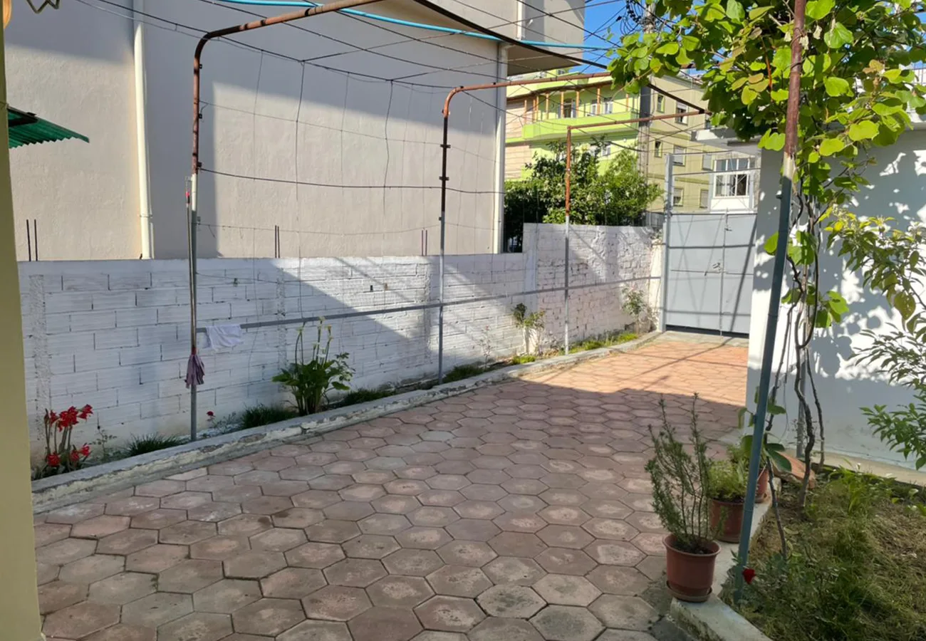 Jepet me qira super shtëpi private 3+1 në selitë,tiranë.