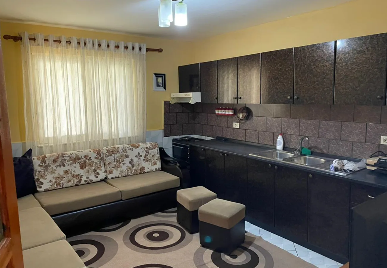 Jepet me qira super shtëpi private 3+1 në selitë,tiranë.