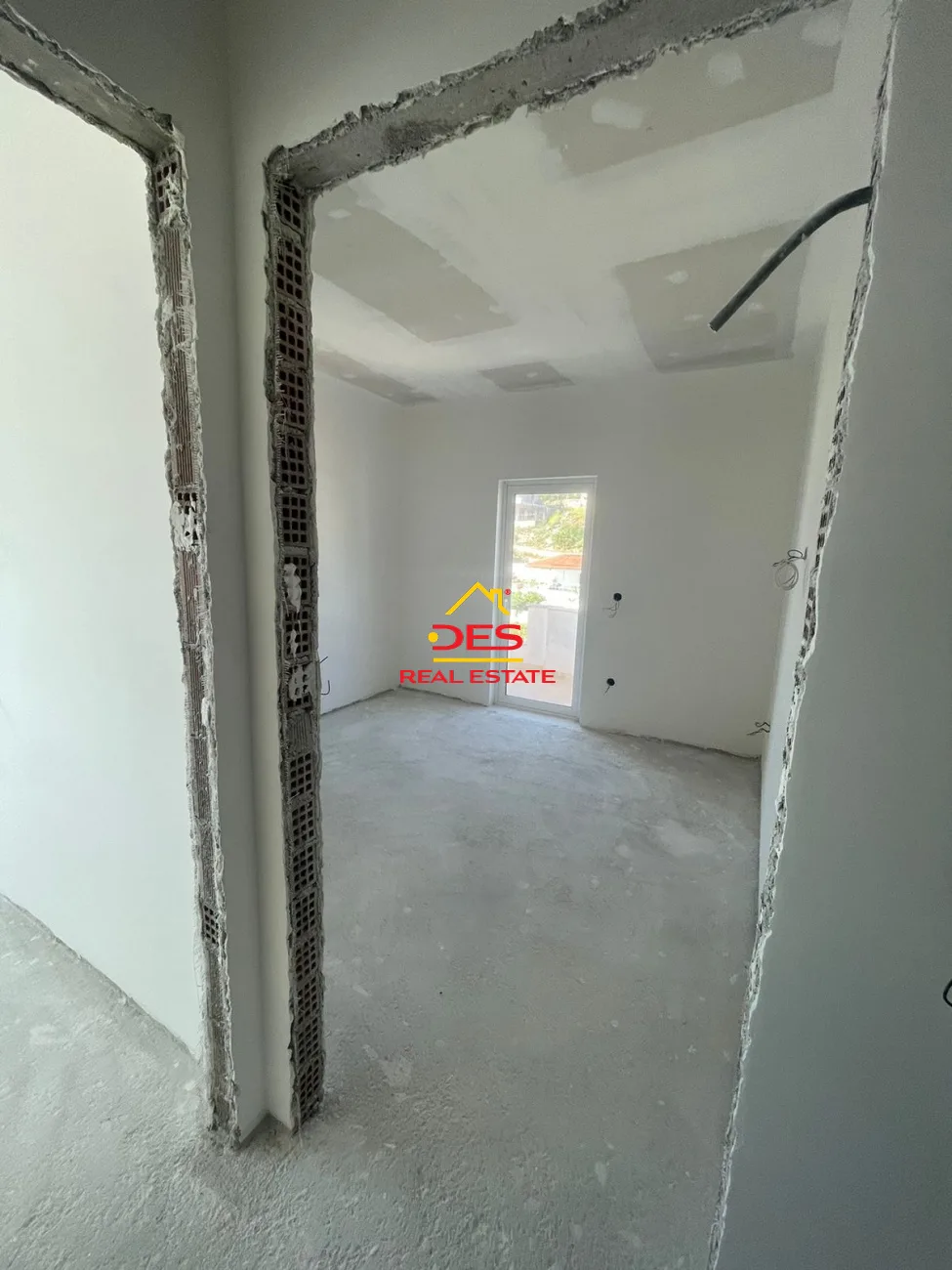 Shitet apartament 3+1+2 ne sarande